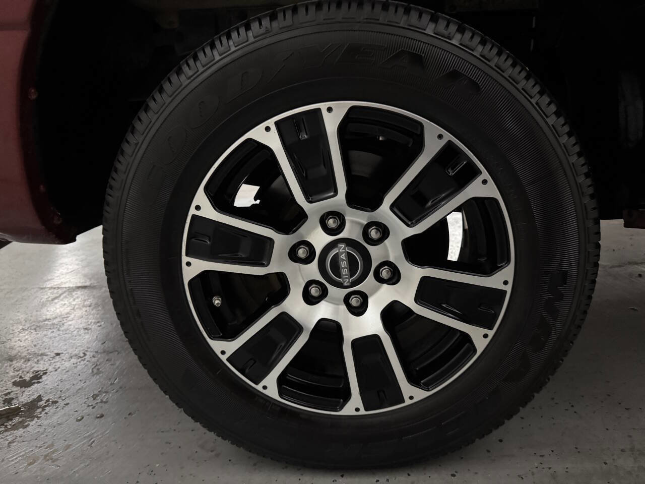 Used 2018 Nissan Titan SV AWD/4WD image 12