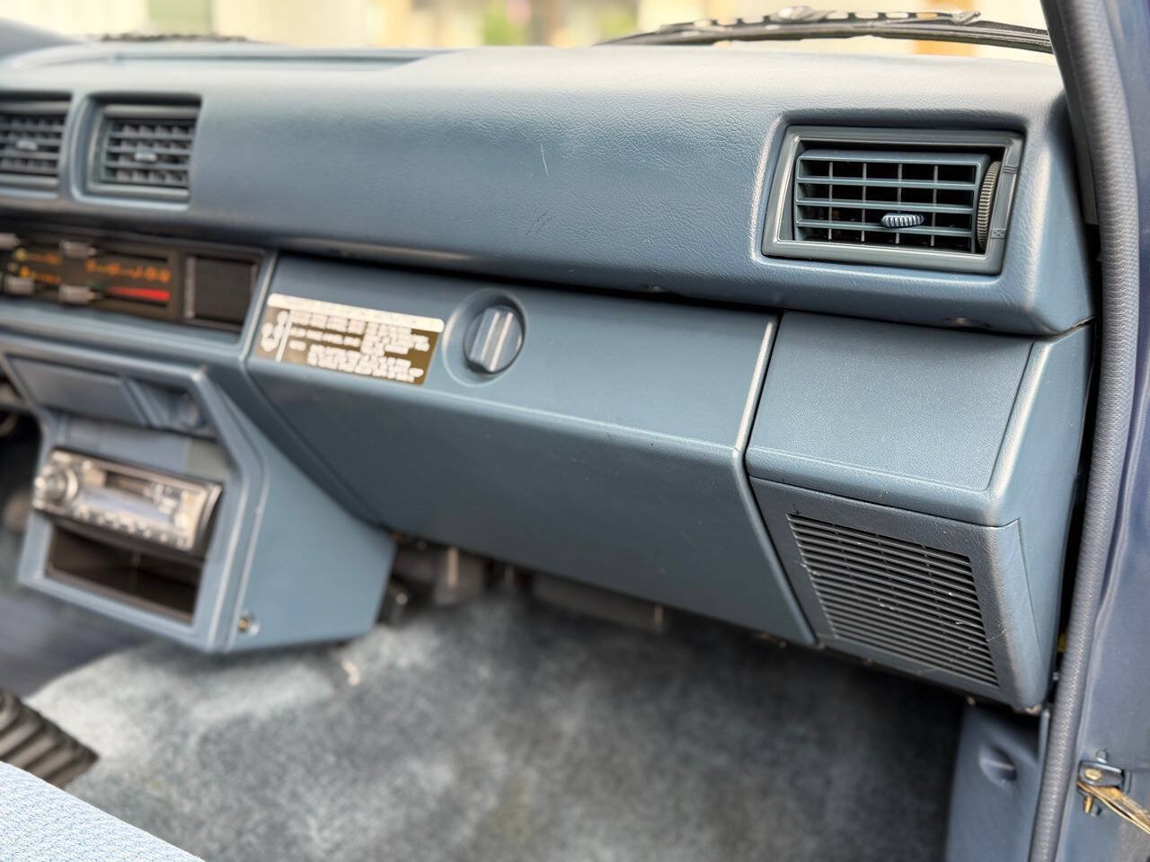 Used 1988 Toyota Pickup 4x4 Regular Cab image 30