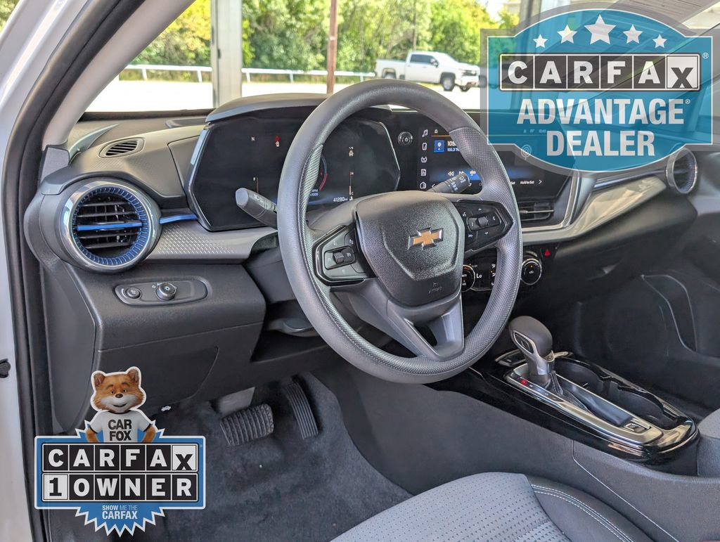 Certified 2025 Chevrolet Trax LT FWD image 4