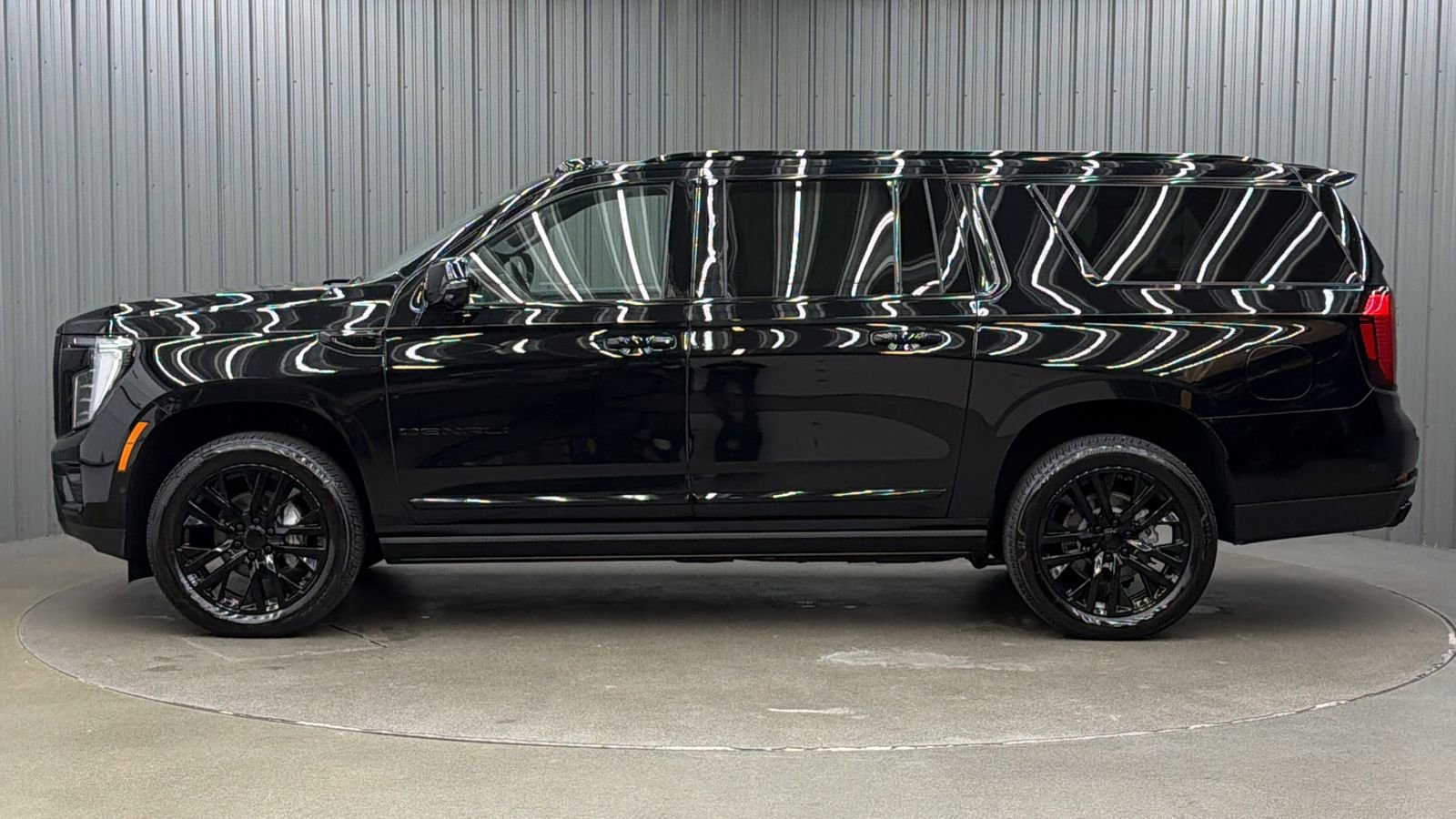 Used 2026 GMC Yukon XL Denali w/ Sun & Power Step Package image 2