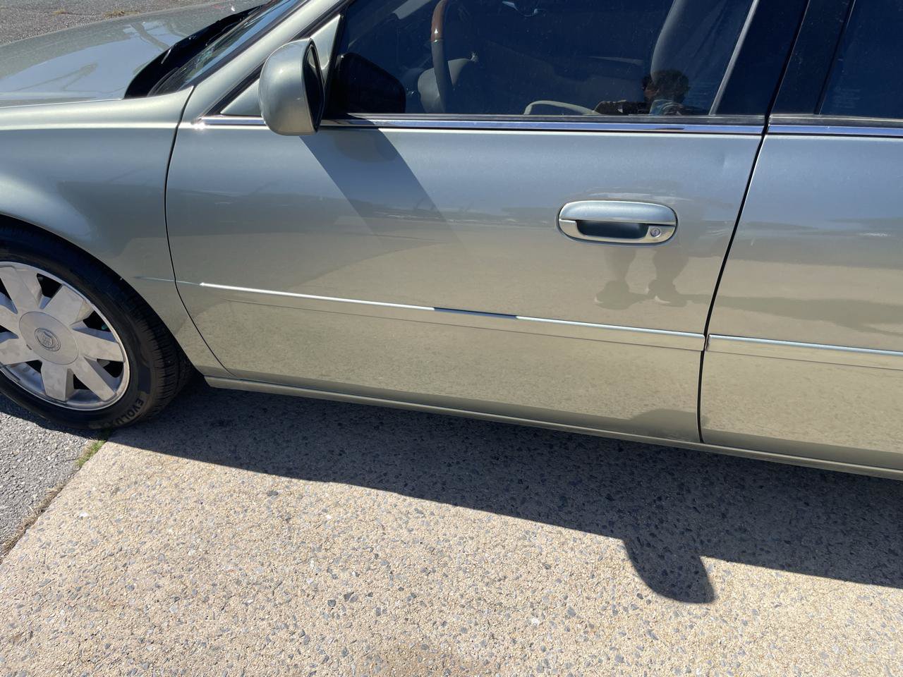 Used 2005 Cadillac De Ville DTS w/ Equipment Group FWD image 30