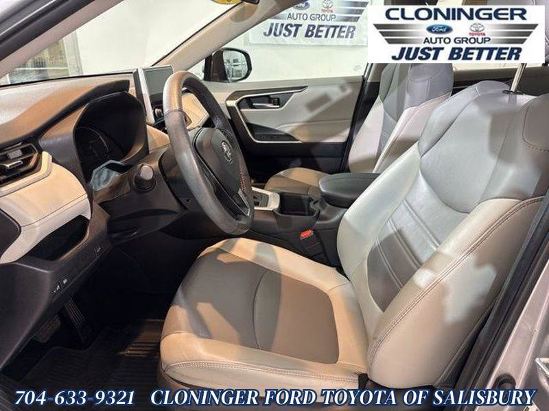 Used 2023 Toyota RAV4 XLE Premium image 22