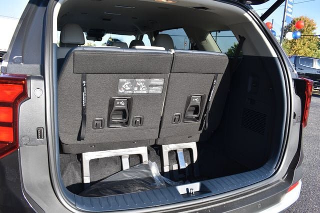 New 2026 Kia Carnival EX FWD image 19