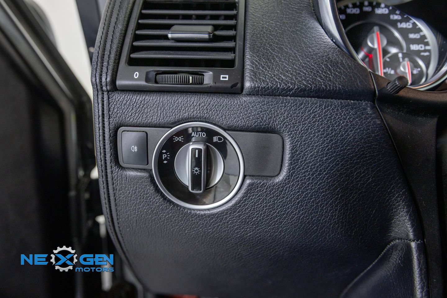 Used 2013 Mercedes-Benz G 63 AMG 4MATIC image 15