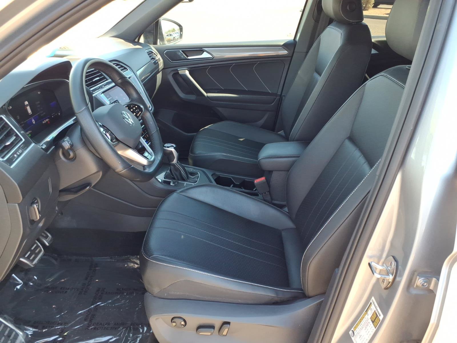 Certified 2023 Volkswagen Tiguan SE R-Line FWD image 20
