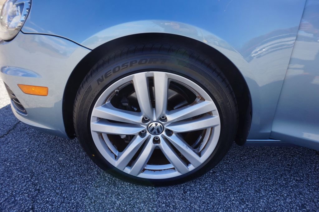Used 2013 Volkswagen Eos Executive FWD image 13