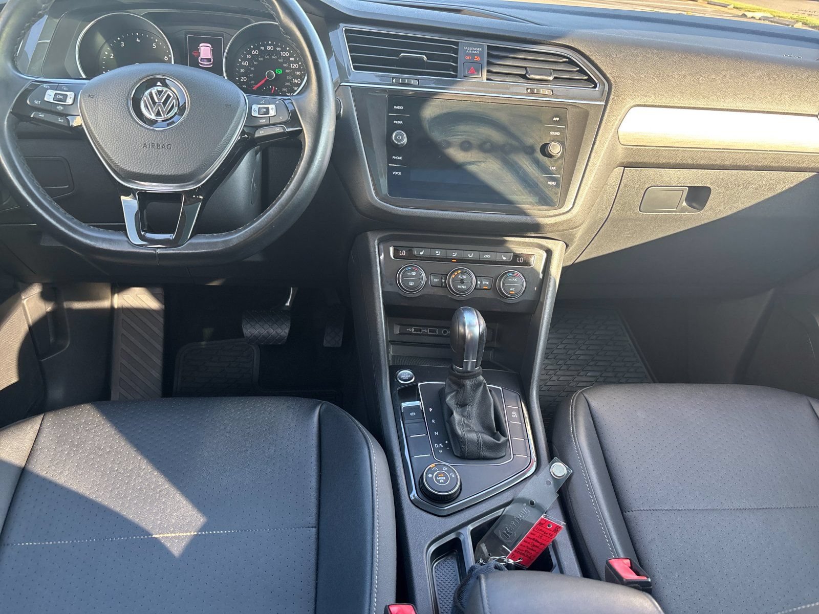 Used 2019 Volkswagen Tiguan SE AWD/4WD image 14