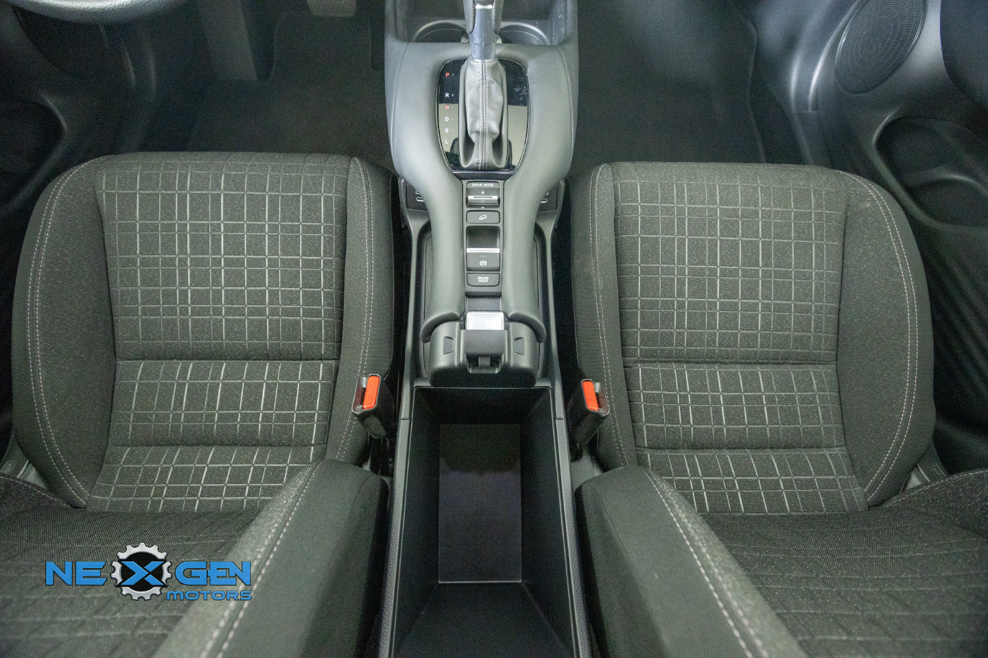 Used 2024 Honda HR-V LX image 5