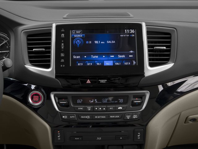 Used 2017 Honda Pilot Touring image 10