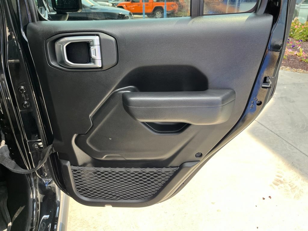 Used 2025 Jeep Wrangler Unlimited Sport AWD/4WD image 23