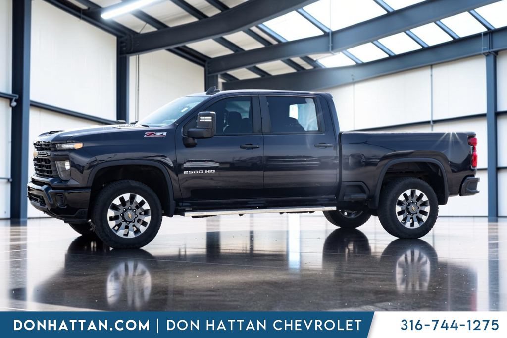 Used 2024 Chevrolet Silverado 2500 Custom w/ Custom Value Package AWD/4WD image 2