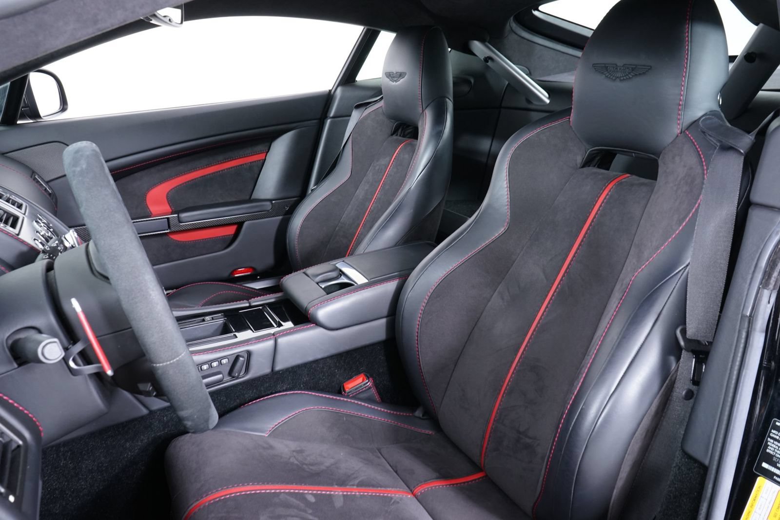 Used 2015 Aston Martin V12 Vantage S RWD image 23