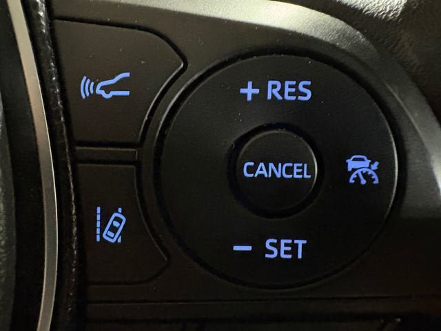 Used 2021 Toyota RAV4 XLE w/ XLE Grade Weather Package AWD/4WD image 10
