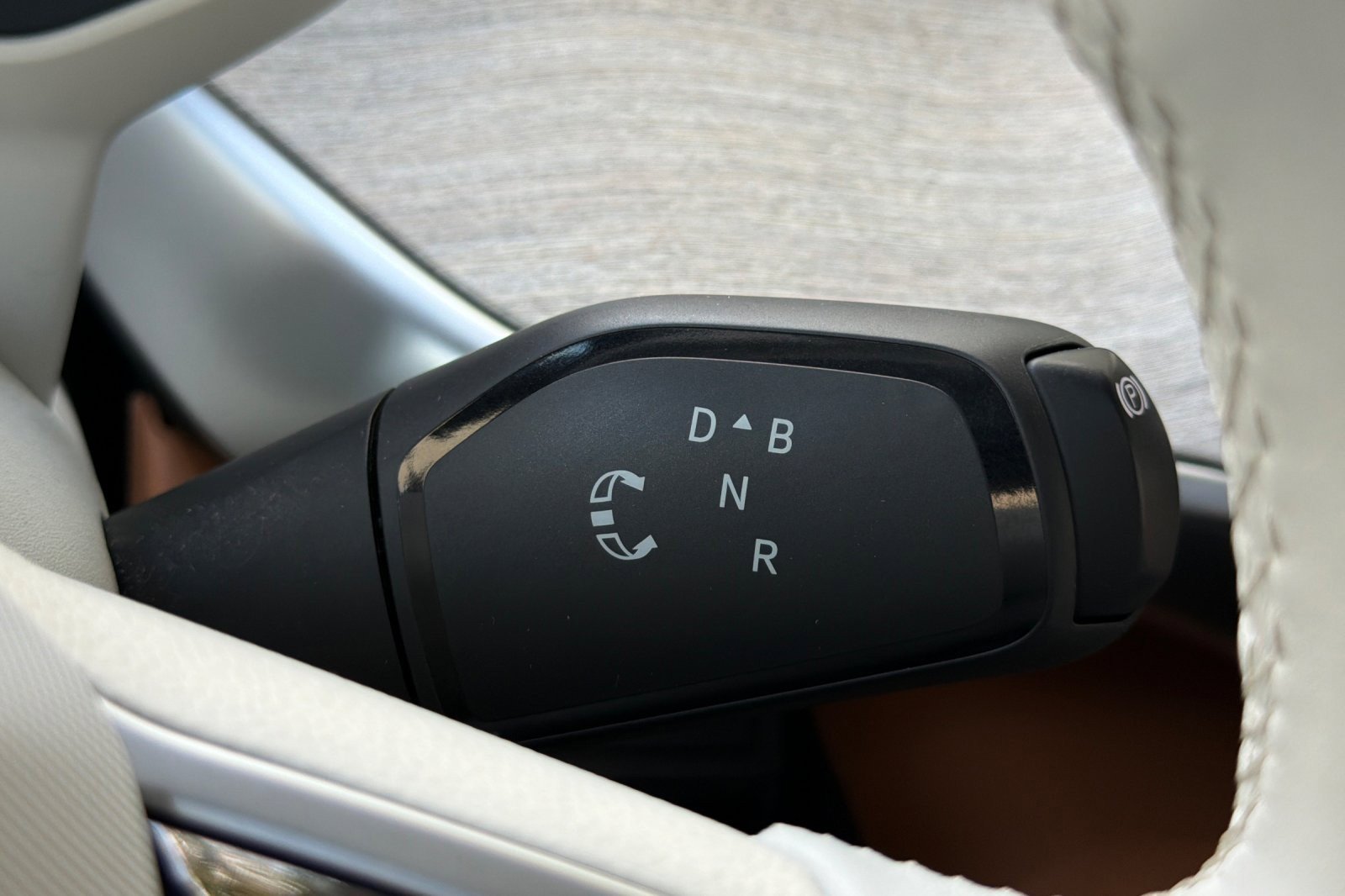 Used 2025 Volkswagen ID. Buzz 1st Edition RWD image 21