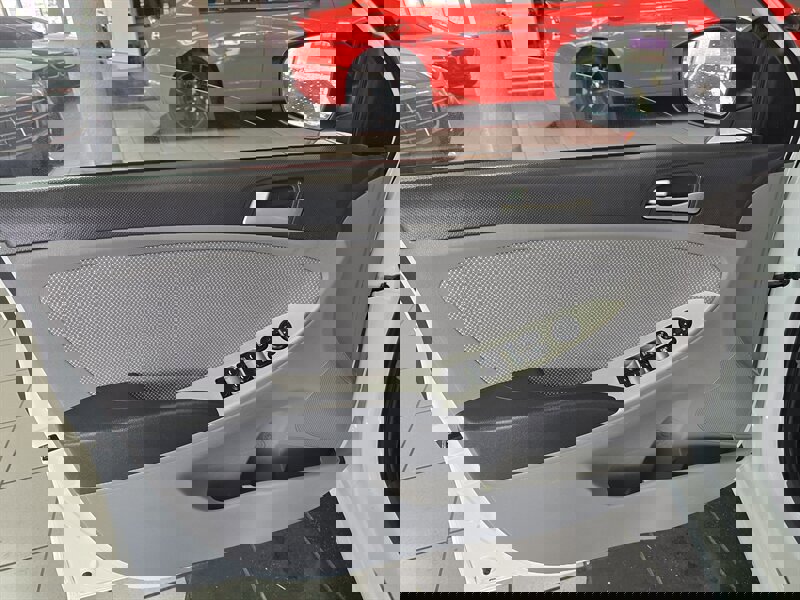 Used 2013 Hyundai Accent GS image 7