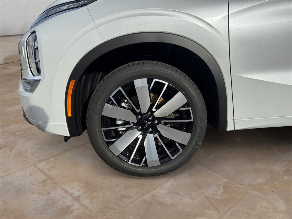 New 2026 Mitsubishi Outlander SEL image 14