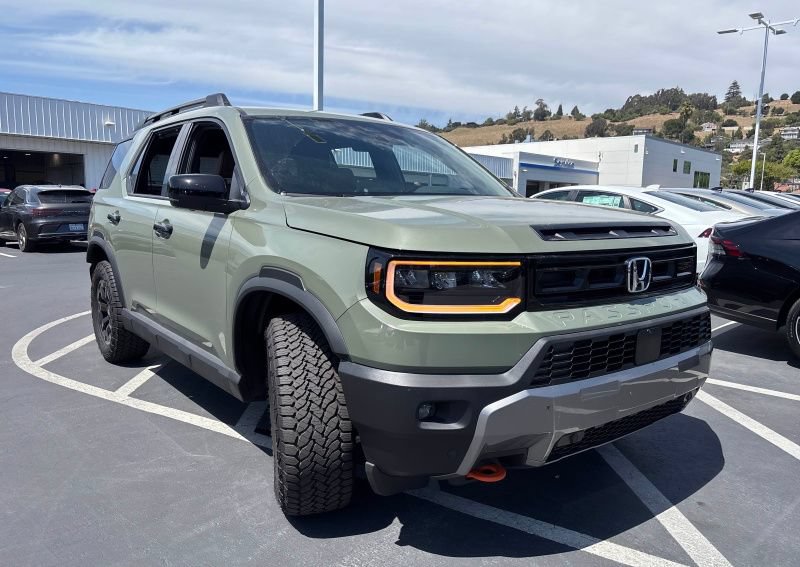 Used 2026 Honda Passport TrailSport Elite image 2