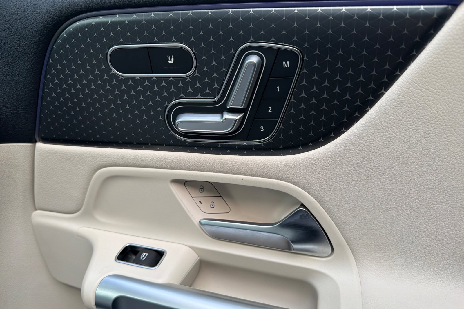 Certified 2025 Mercedes-Benz GLB 250 image 20