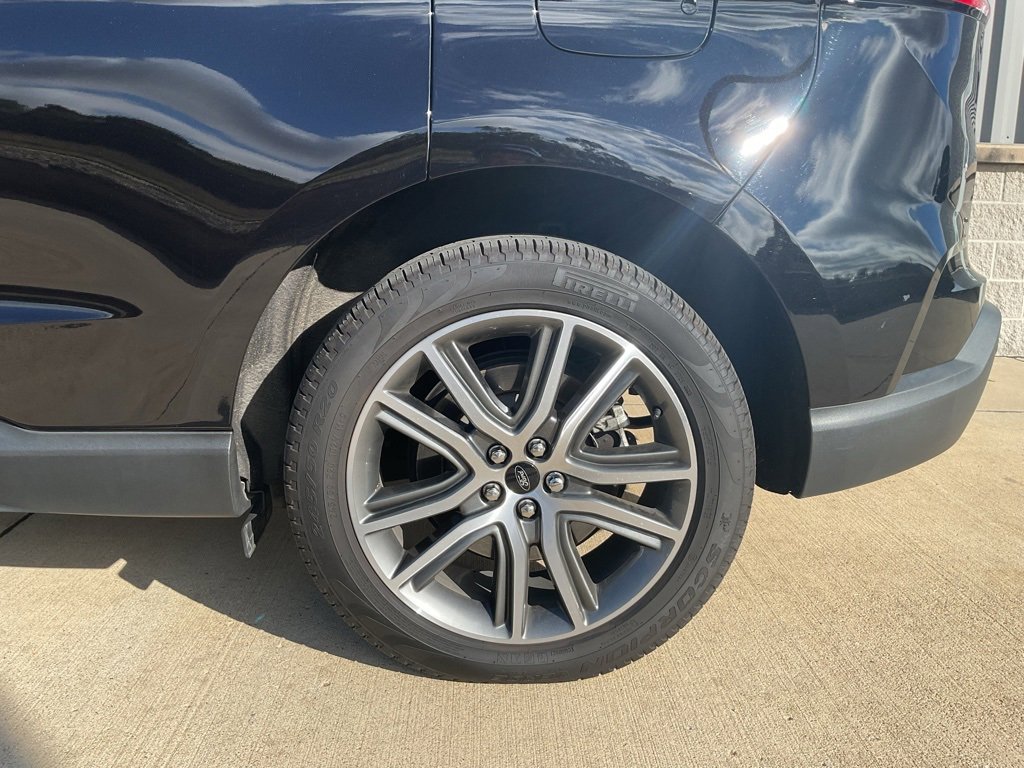 Used 2024 Ford Edge Titanium w/ Equipment Group 301A image 6