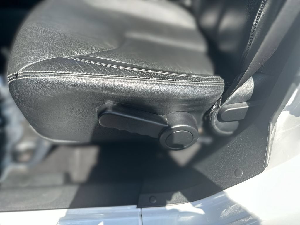 Used 2018 Jeep Wrangler Unlimited Sahara AWD/4WD image 14