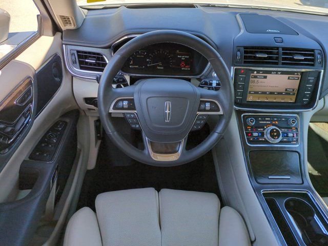 Used 2019 Lincoln Continental Reserve image 14