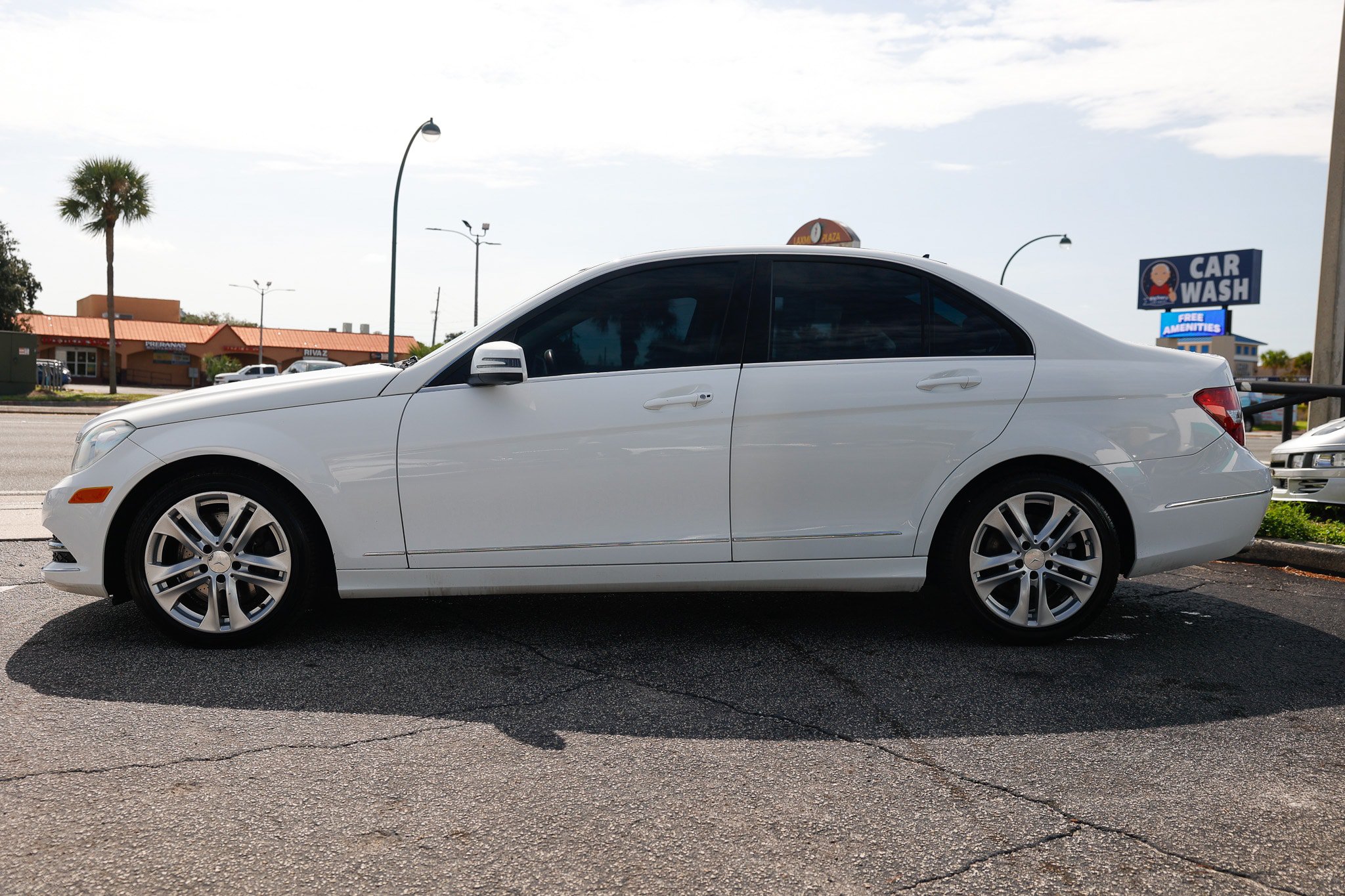 Used 2014 Mercedes-Benz C 300 4MATIC Sedan w/ Multimedia Package image 4