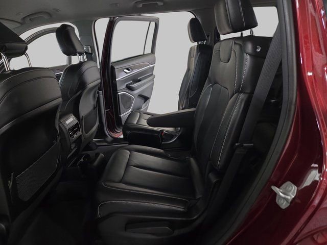Used 2022 Jeep Grand Cherokee L Limited image 17