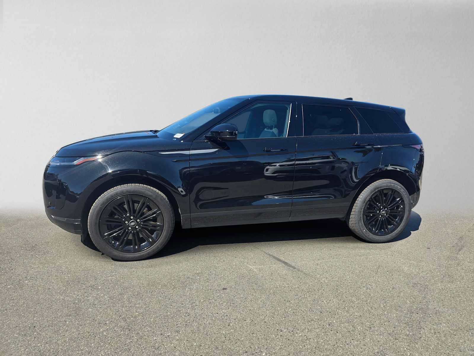 Used 2026 Land Rover Range Rover Evoque S AWD/4WD image 2