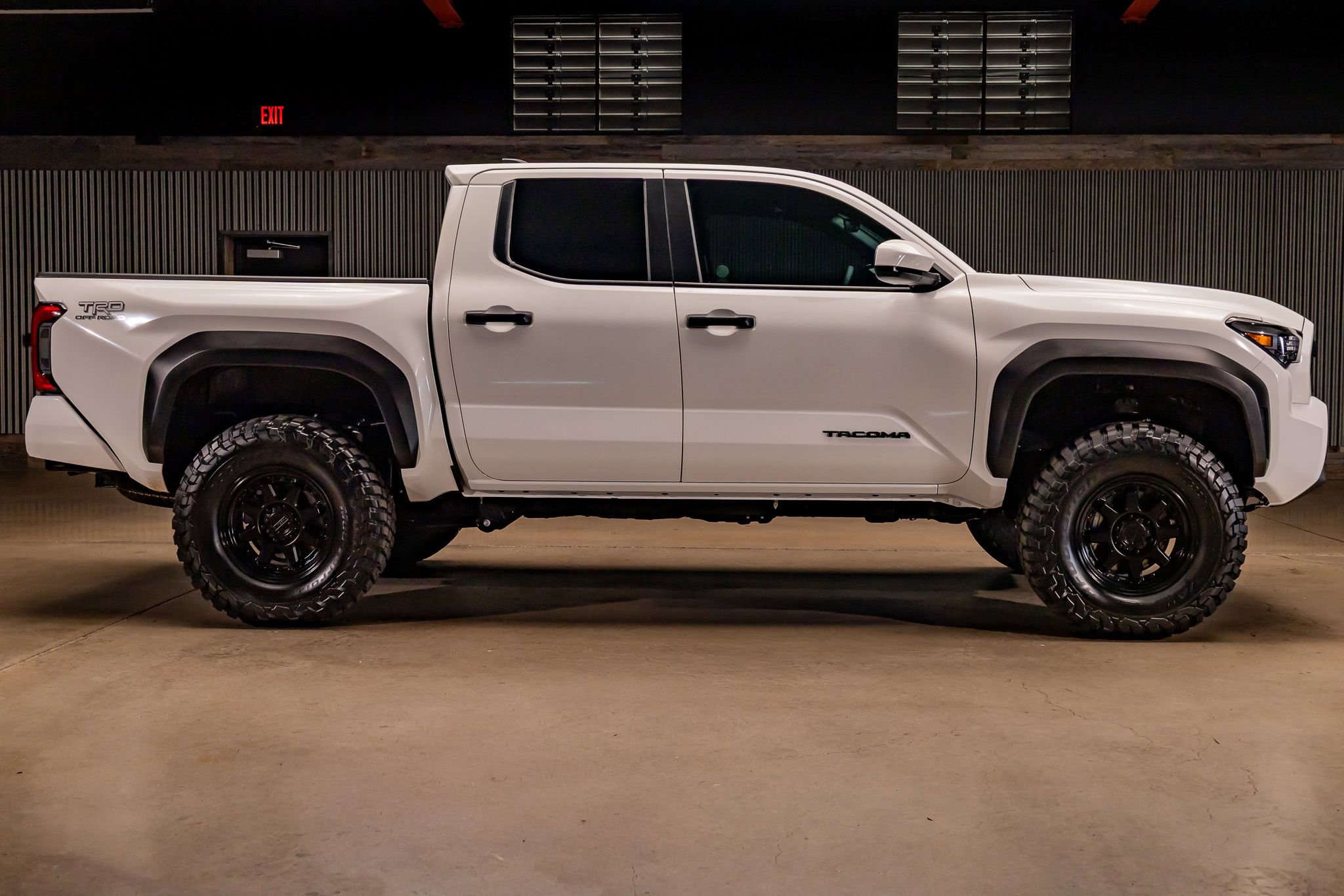 Used 2025 Toyota Tacoma TRD Off-Road image 10