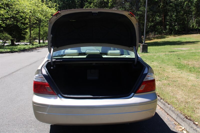 Used 2004 Toyota Avalon XLS FWD image 16