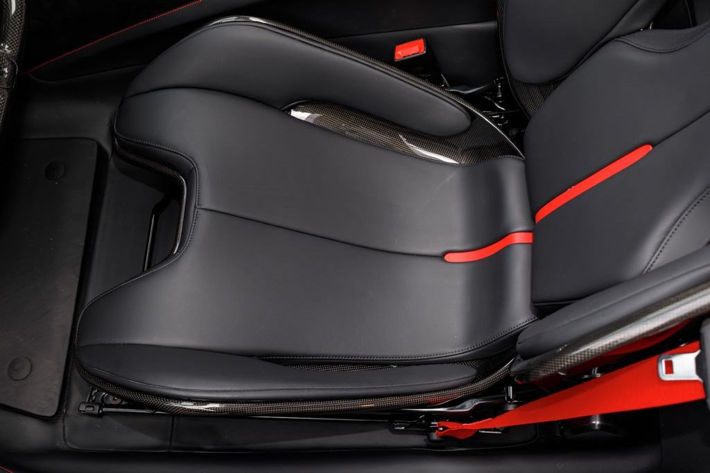 Used 2025 Ferrari SF90 Spider AWD/4WD image 28
