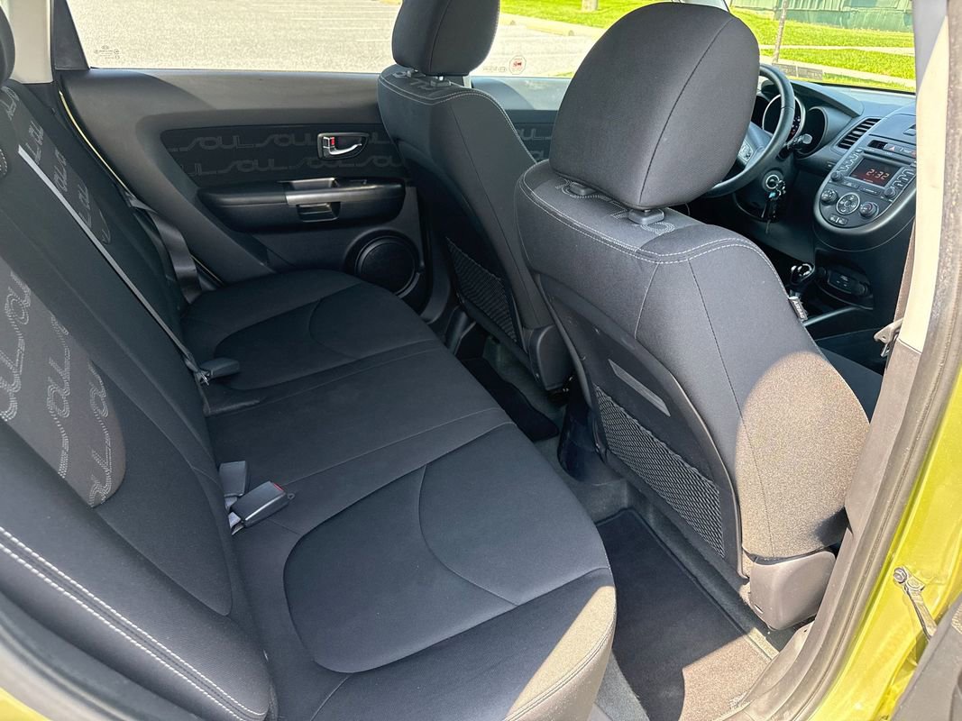 Used 2012 Kia Soul + w/ Audio Pkg image 13