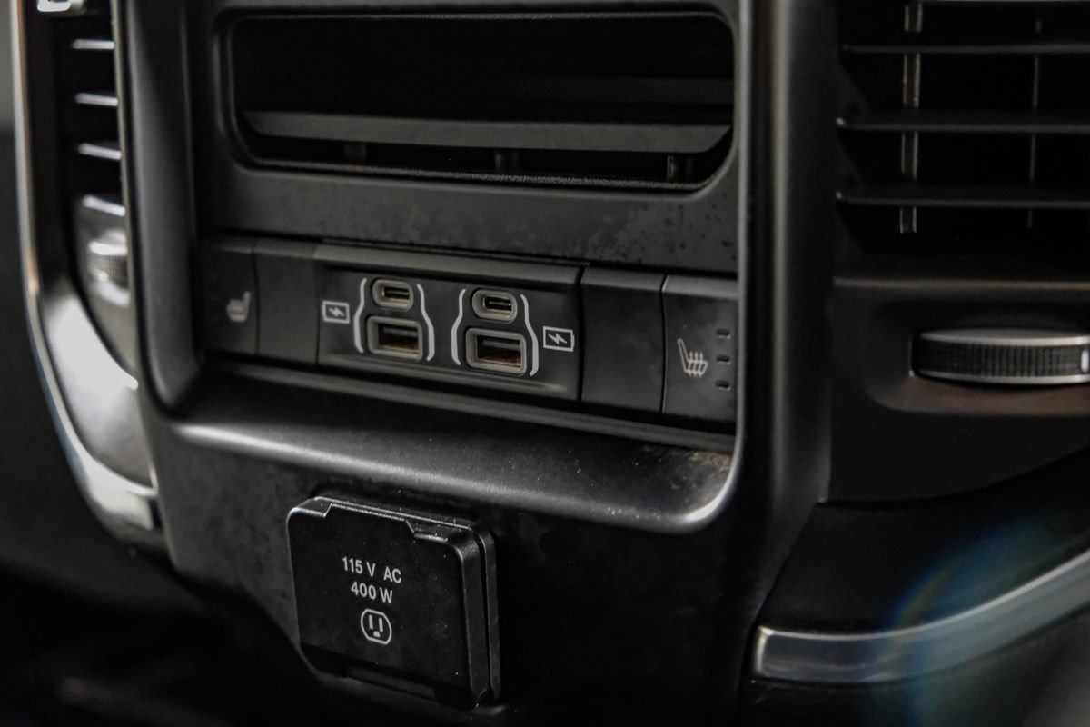 Used 2026 RAM 3500 Laramie AWD/4WD image 32