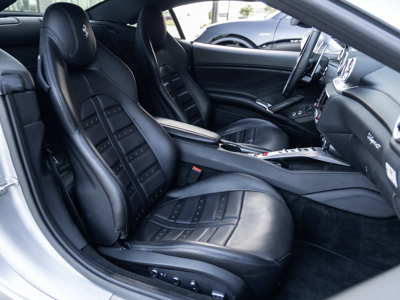 Used 2015 Ferrari California T RWD image 40