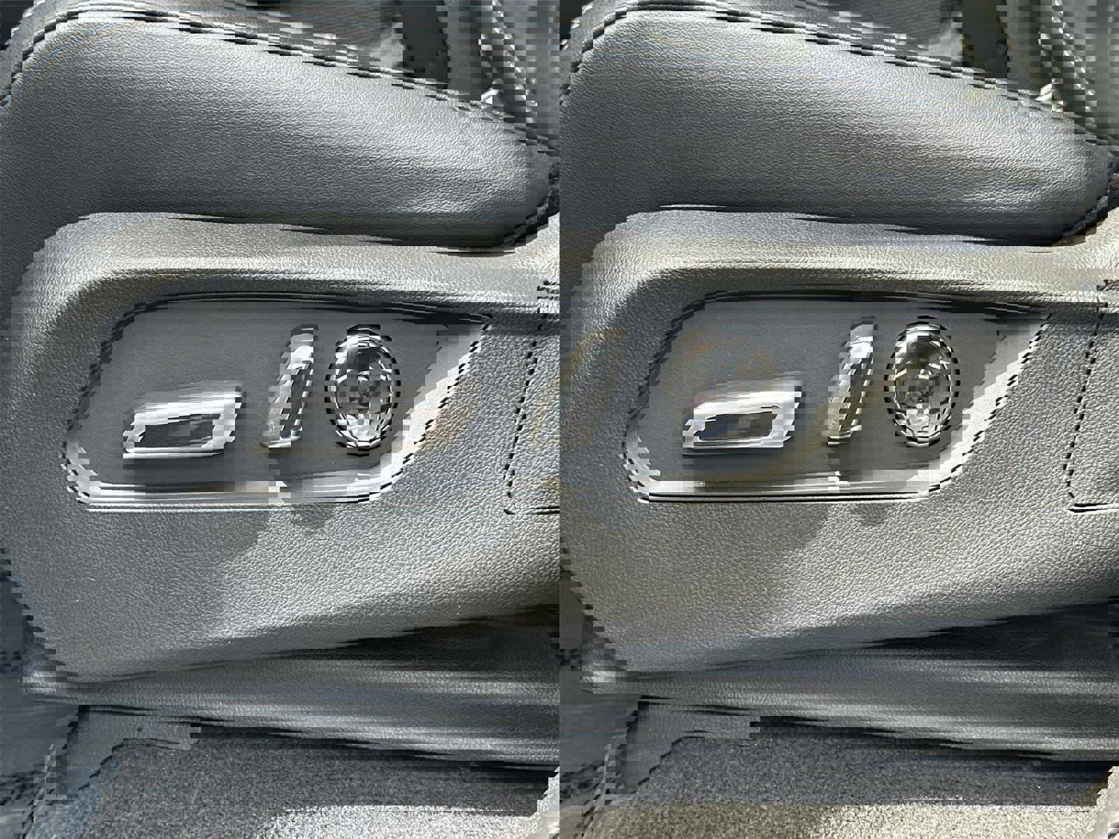 Used 2025 Acura MDX FWD w/ Technology Package image 23