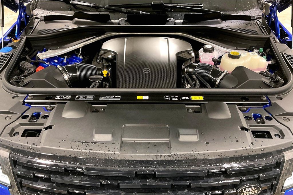New 2027 Land Rover Range Rover Sport SV Carbon AWD/4WD image 13