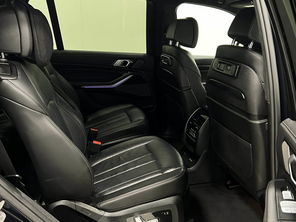 Used 2022 BMW X7 M50i w/ Cold Weather Package image 37