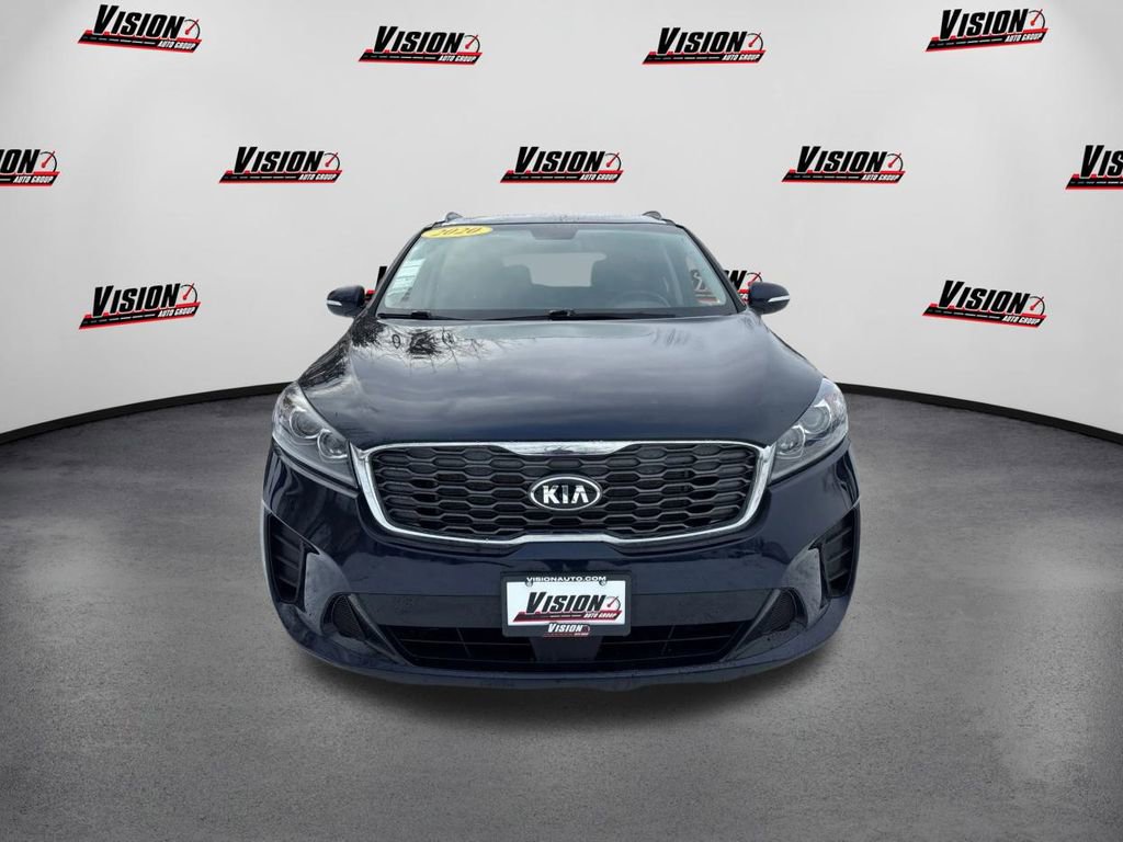 Used 2020 Kia Sorento LX w/ LX I4 Convenience Package image 2