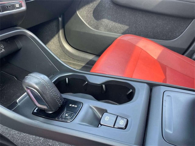 Used 2020 Volvo XC40 T5 Momentum w/ Protection Package Premier image 31