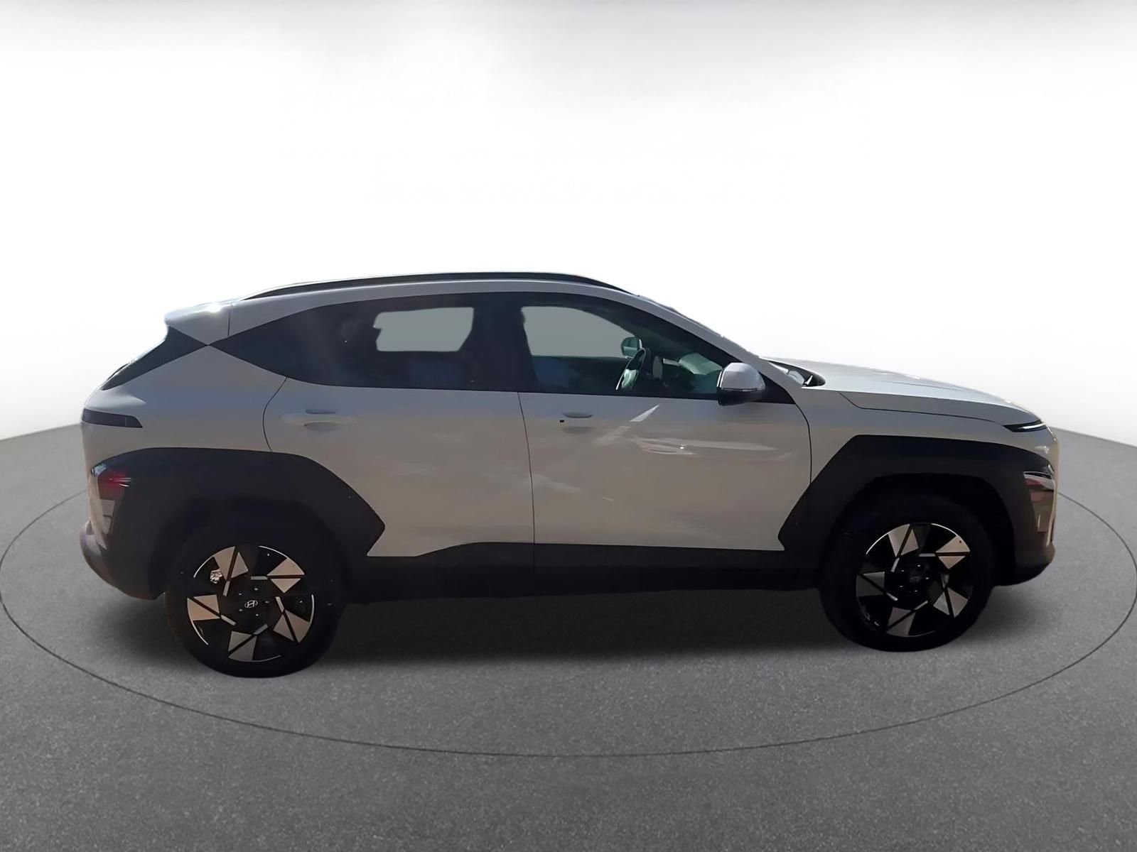 Used 2025 Hyundai Kona SEL image 16