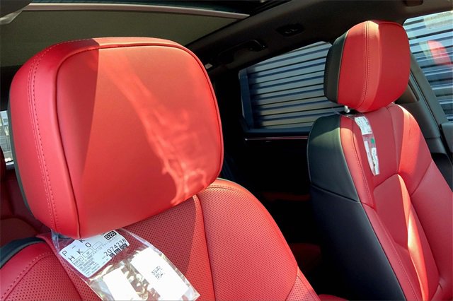 New 2026 Porsche Macan image 8