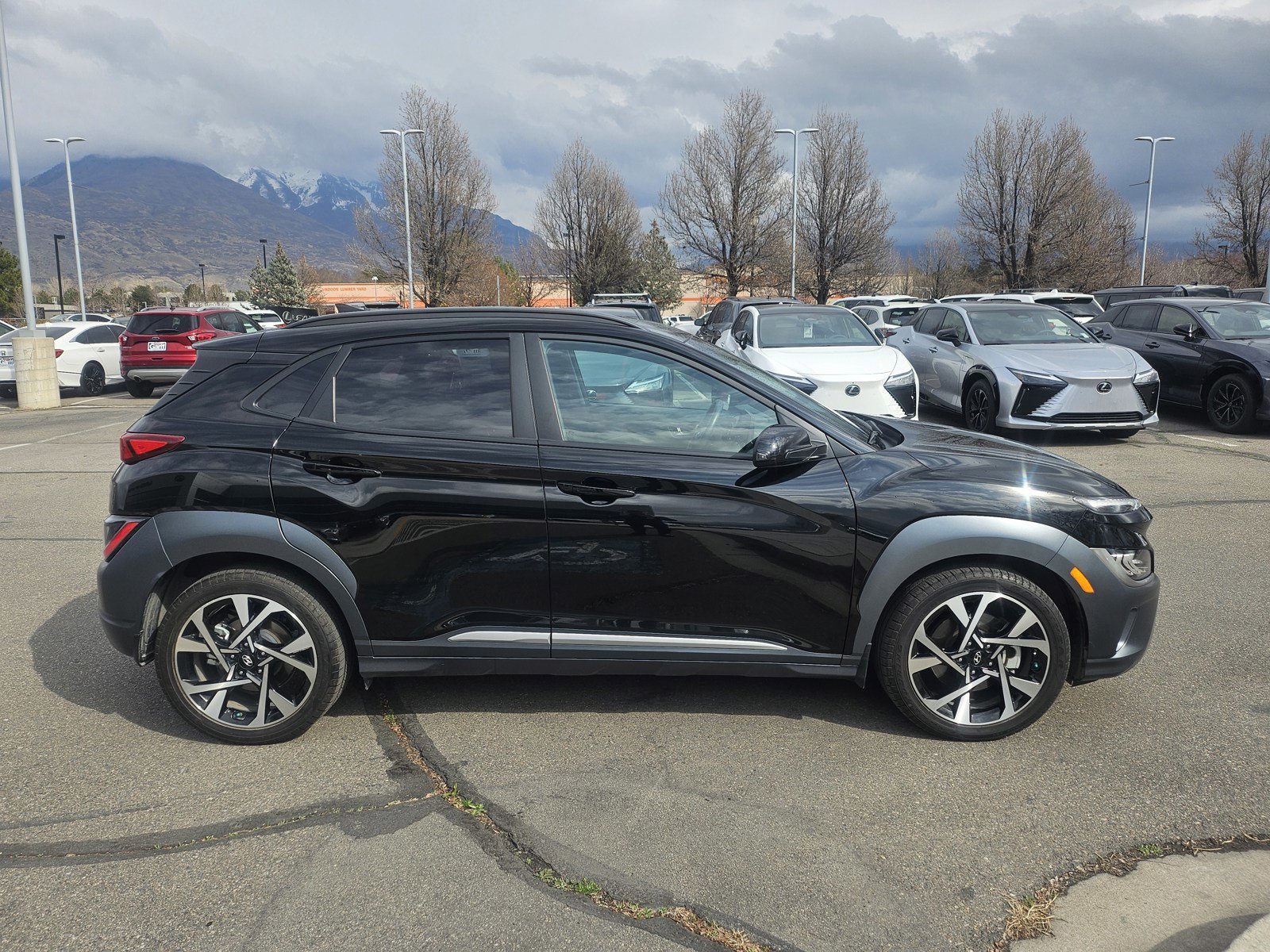 Used 2022 Hyundai Kona Limited w/ Cargo Package image 4