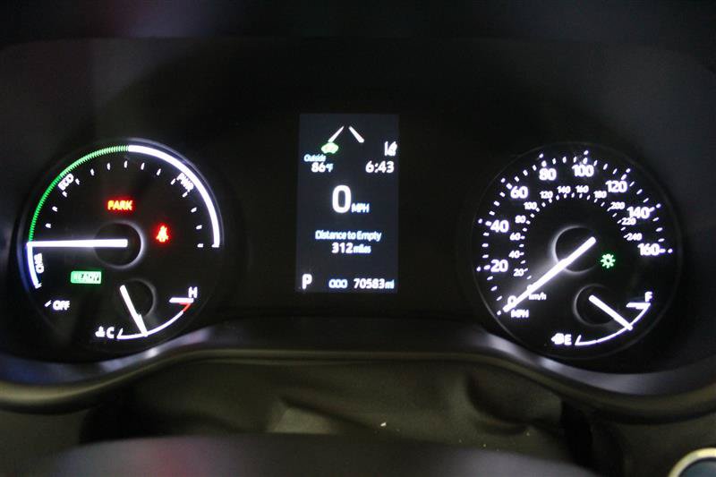 Used 2023 Toyota Sienna LE w/ LE Plus Package FWD image 18