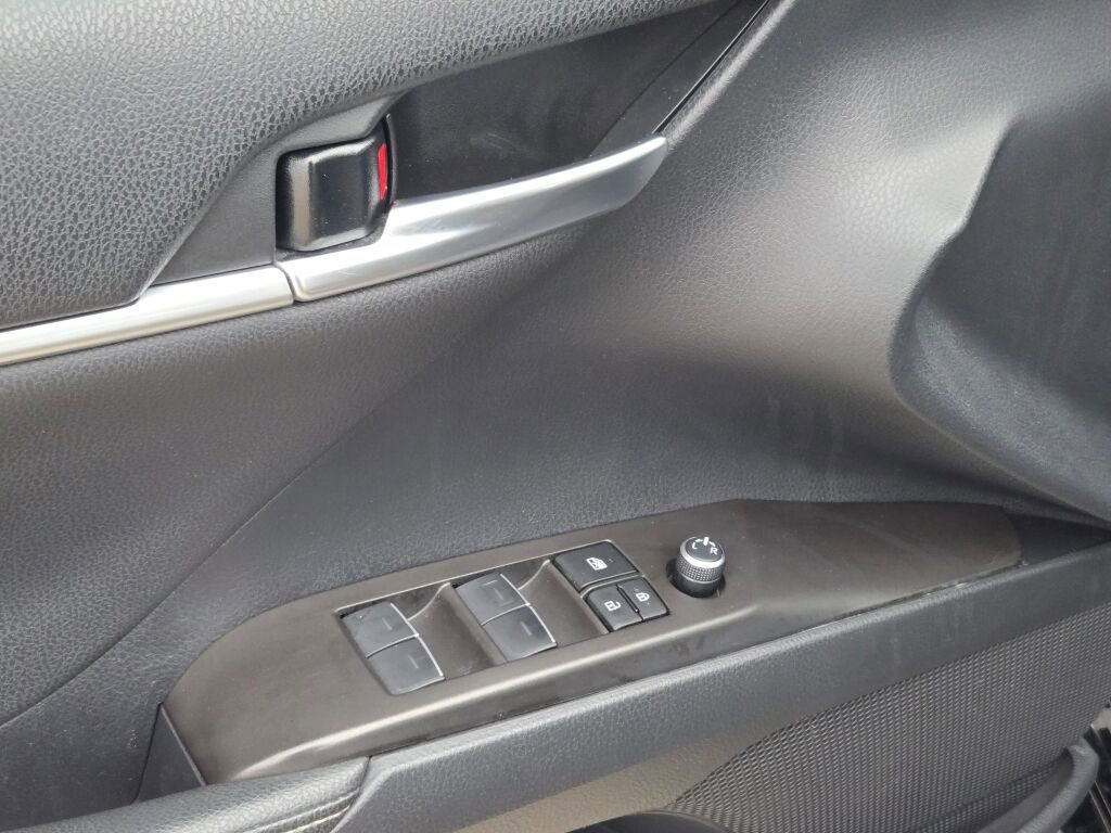 Used 2023 Toyota Camry XSE image 18