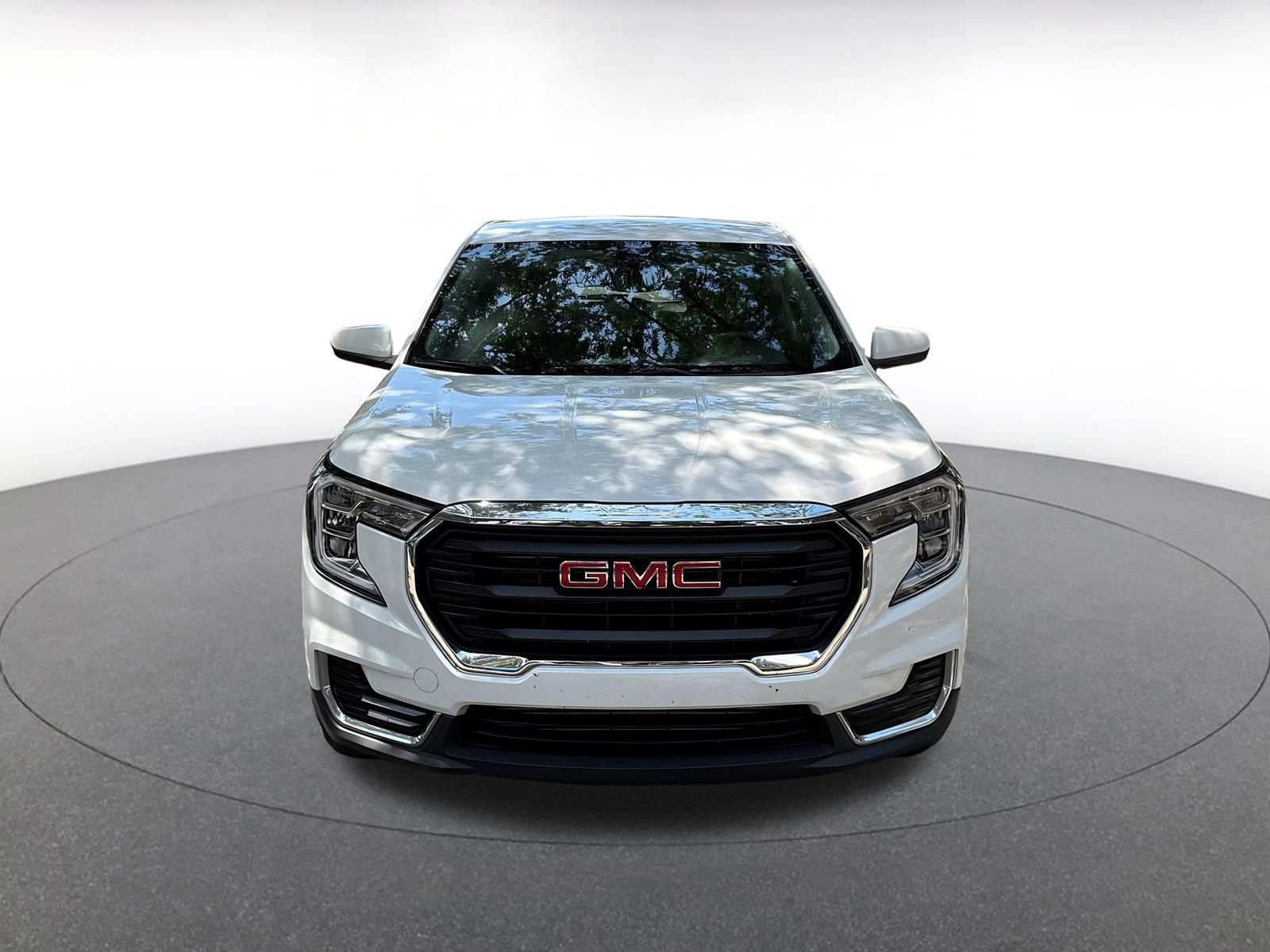 Used 2024 GMC Terrain SLE FWD image 7