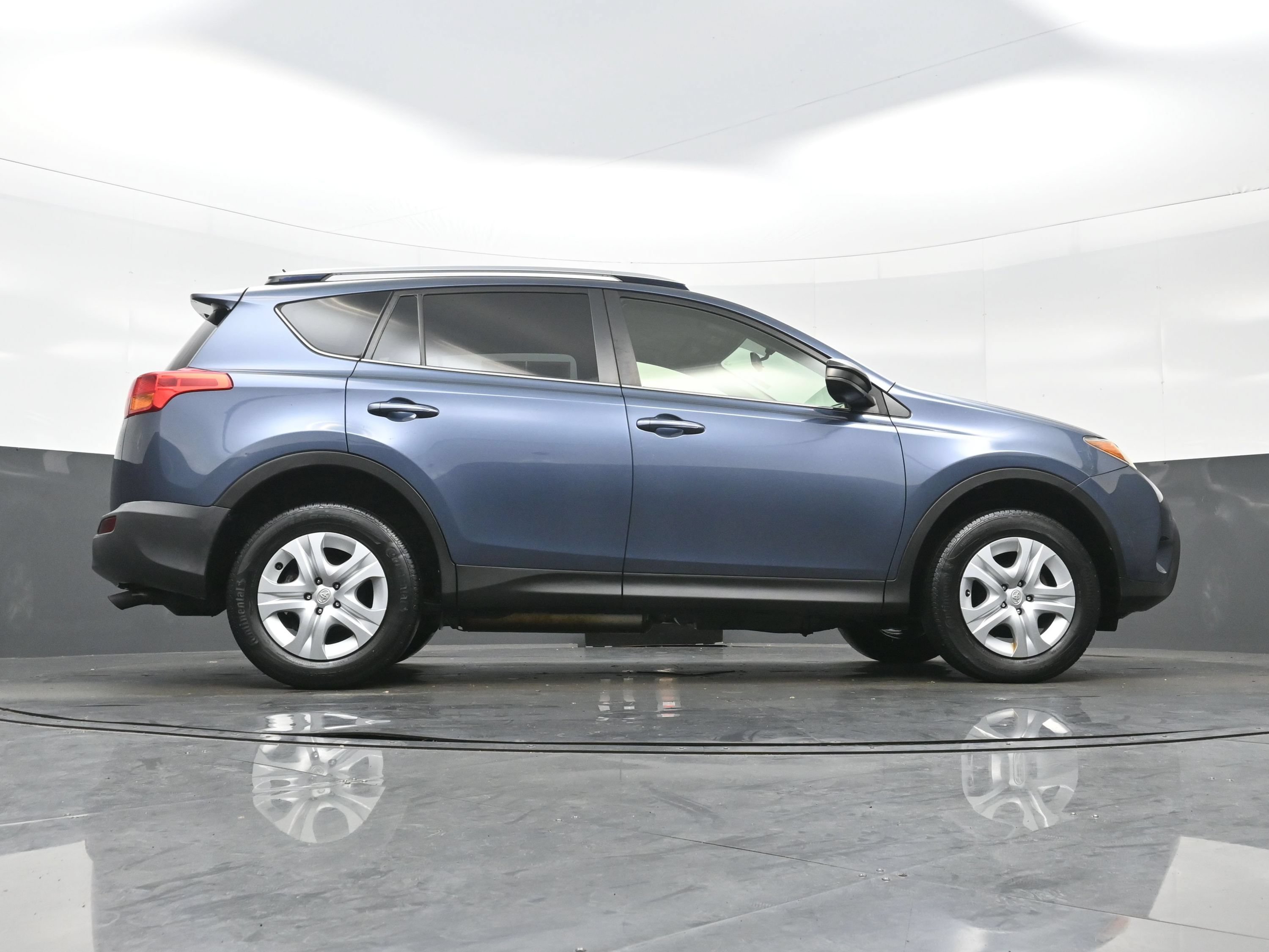 Used 2014 Toyota RAV4 LE FWD image 30