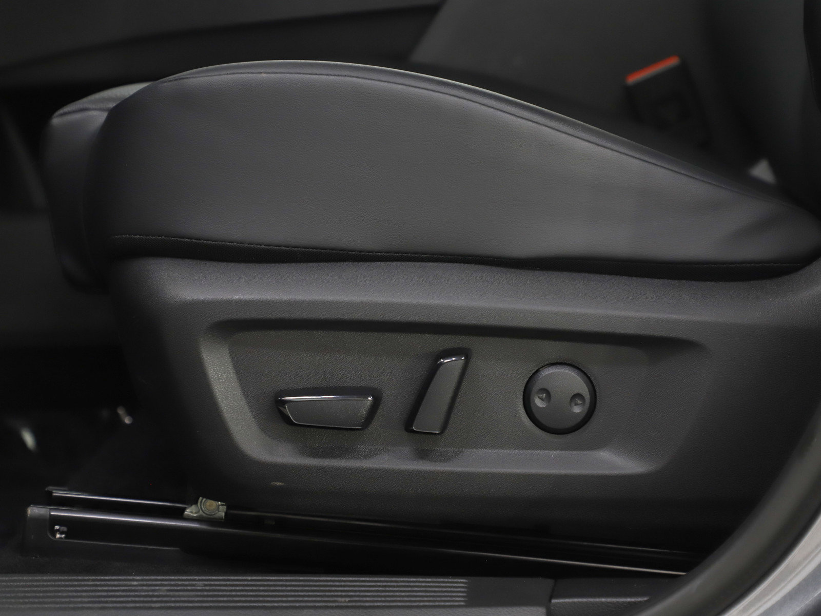 Used 2026 Nissan Rogue SV w/ SV Premium Package image 24