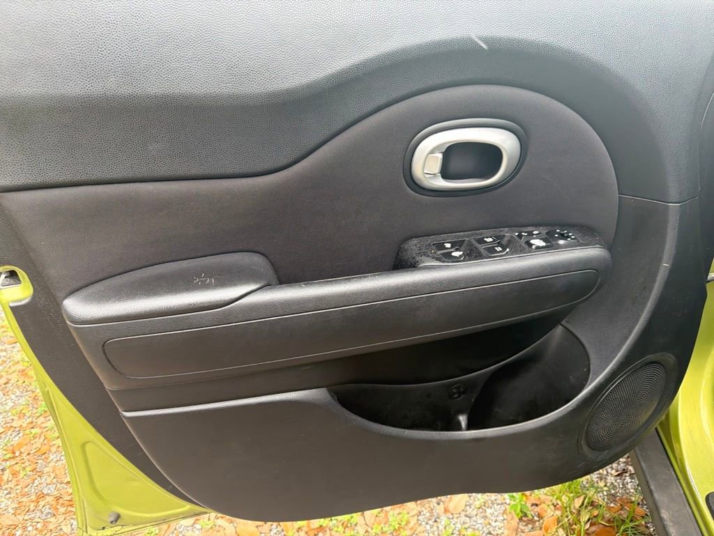 Used 2014 Kia Soul FWD image 19