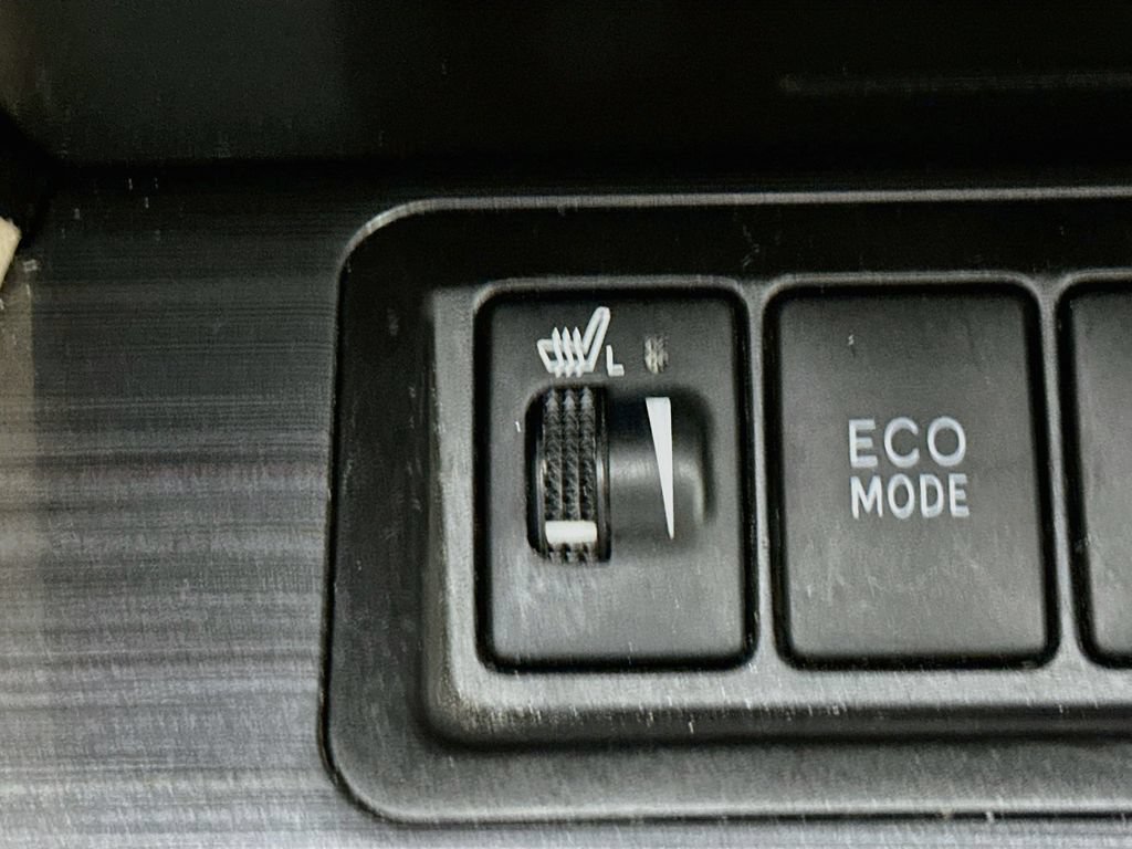 Used 2014 Toyota Camry XLE w/ Leather Package FWD image 23
