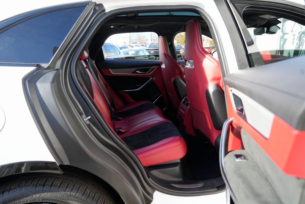 Used 2022 Jaguar F-PACE SVR image 37